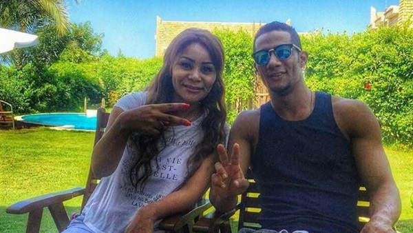 بالصورة ..شاهد الشبه الكبير بين محمد رمضان وشقيقته إيمان   