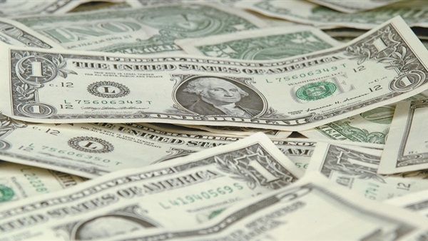 البنك المركزي يبقي على سعر الدولار عند 7.73 جنيهاً البنك المركزي يبقي على سعر الدولار عند 7.73 جنيهاً