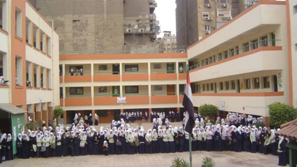 السياسة داخل المدارس .. شر لابد منه السياسة داخل المدارس .. شر لابد منه