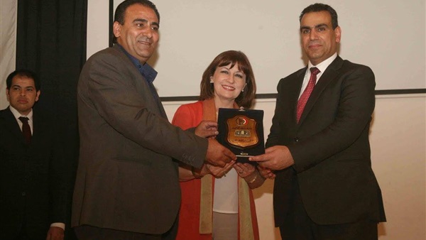 منح درع مدينة جرش الأردنية لوزير الثقافة المصري منح درع مدينة جرش الأردنية لوزير الثقافة المصري