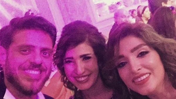 روجينا تهنئ محمد النقلى بزفاف ابنه روجينا تهنئ محمد النقلى بزفاف ابنه