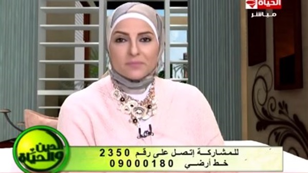 الفيديو.. فتاة تشكو والدتها على الهواء: «ماما تعرف واحد على بابا» الفيديو.. فتاة تشكو والدتها على الهواء: «ماما تعرف واحد على بابا»