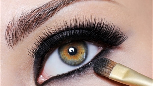 بالفيديو..طريقة سهلة لرسم العين الواسعة   