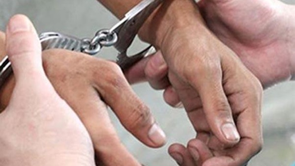 سقوط زعيم أكبر عصابة بالقرنة غرب الأقصر سقوط زعيم أكبر عصابة بالقرنة غرب الأقصر