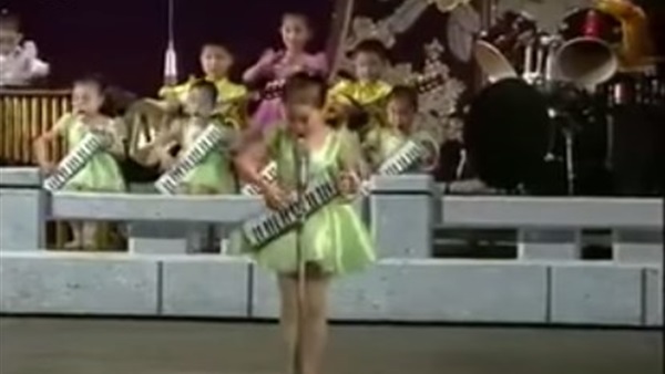 بالفيديو..فرقة أطفال موسيقية يابانية تشعل فيس بوك  