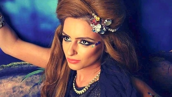 بالصور.. مأساة عارضة أزياء مسلمة انتحرت هرباً من الزواج التقليدي بالصور.. مأساة عارضة أزياء مسلمة انتحرت هرباً من الزواج التقليدي