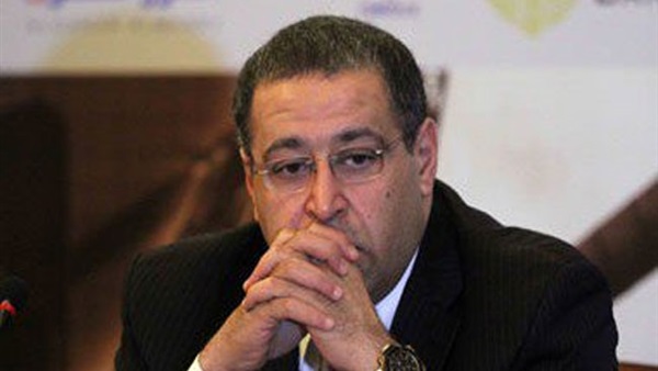 كواليس حرب تكسير العظام بين رئيس شركة مصر القابضة للتأمين وأعضاء المجلس كواليس حرب تكسير العظام بين رئيس شركة مصر القابضة للتأمين وأعضاء المجلس