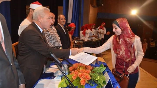 «الإنتاج الحربى» تكرم أوئل الشهادات العامة والفنية ببورسعيد «الإنتاج الحربى» تكرم أوئل الشهادات العامة والفنية ببورسعيد