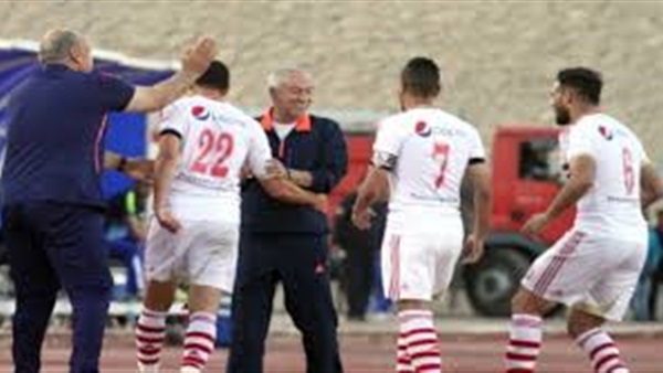 فيريرا يفاجىء الجميع بـ«بتروسبورت» قبل مواجهة اورلاندو بيراتس فيريرا يفاجىء الجميع بـ«بتروسبورت» قبل مواجهة اورلاندو بيراتس