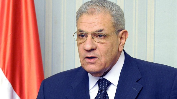 محلب يلتقي مدير إيني للبترول لبحث تنمية الاكتشافات الجديدة محلب يلتقي مدير إيني للبترول لبحث تنمية الاكتشافات الجديدة