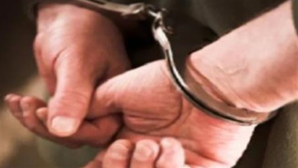 القبض على نجار يدير شقته للأعمال المنافية للآداب بدمياط القبض على نجار يدير شقته للأعمال المنافية للآداب بدمياط