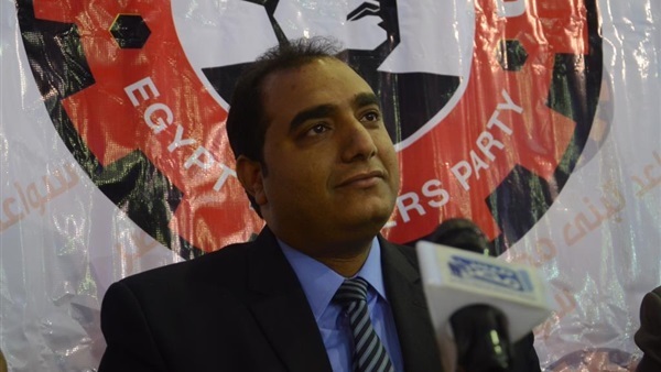 «عمال مصر»: القبض على وزير الزراعة  إشارة للقضاء على الفساد 