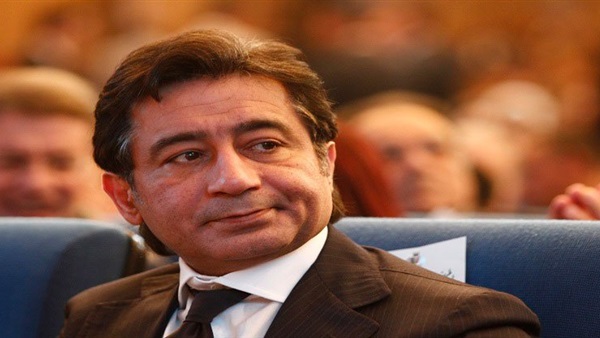 فَقِيه دستورى: قوانين الإنتخابات لا  يمنع عز من اللترشح  