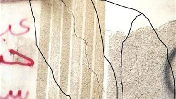  أهالى بورسعيد يستغثون بالمحافظ بسبب إنهيار منازلهم    