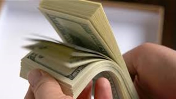 أربع قفزات للدولار في أقل من عام أربع قفزات للدولار في أقل من عام