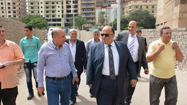 محافظ الدقهلية يتفقد عددًا من أحياء مدينة المنصورة   