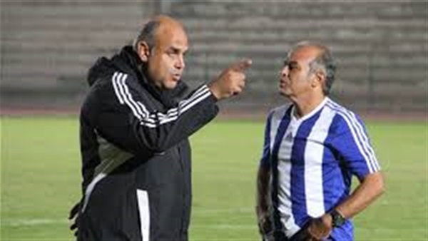 طاهر يفاضل بين حراسة الثلاثة لحماية عرين الزمالك أمام سموحة طاهر يفاضل بين حراسة الثلاثة لحماية عرين الزمالك أمام سموحة