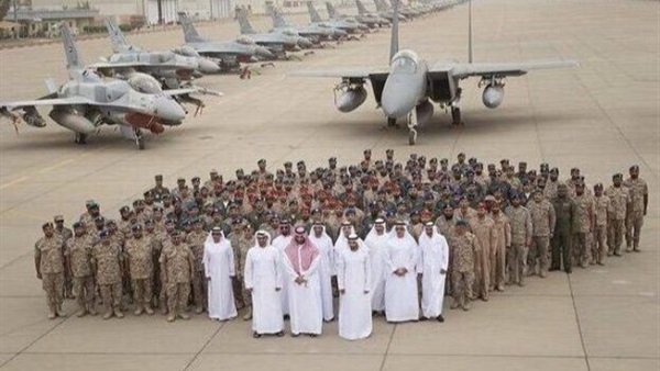 عاجل: مقاتلات التحالف تستهدف  منازل قياديين في جماعة الحوثيين 