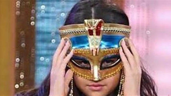 سيلينا جوميز تروج لفيلمها الكرتونى الجديد بقناع فرعونى سيلينا جوميز تروج لفيلمها الكرتونى الجديد بقناع فرعونى