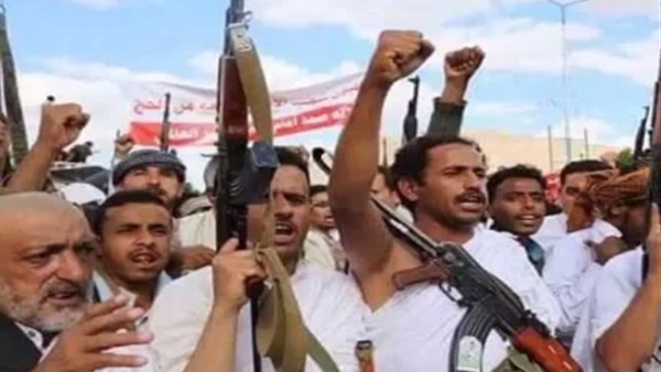بالفيديو:الحوثيون يبنون "كعبة جديدة" ويطوفون حولها  بالفيديو:الحوثيون يبنون "كعبة جديدة" ويطوفون حولها