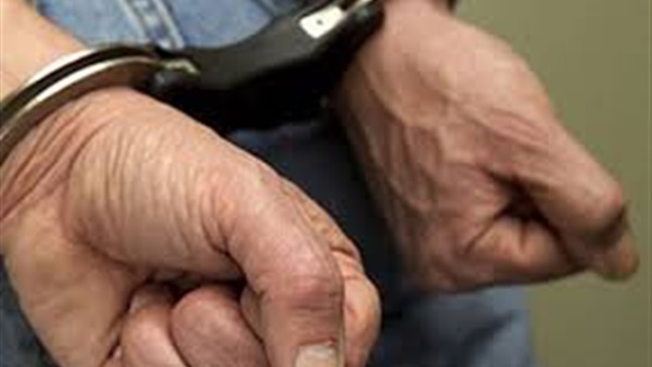ضبط هارب من حكم قضائي بحوزته طنبجة بالواحات  