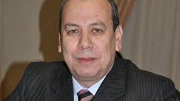 «طه» يتصدى لحالات التعدى علي الأراضي الزراعية بدمياط «طه» يتصدى لحالات التعدى علي الأراضي الزراعية بدمياط