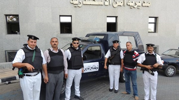 أمن الإسكندرية يضبط شخصًا يدير نظام بث فضائي من منزله.. وآخر هارب من 14 حكمًا أمن الإسكندرية يضبط شخصًا يدير نظام بث فضائي من منزله.. وآخر هارب من 14 حكمًا