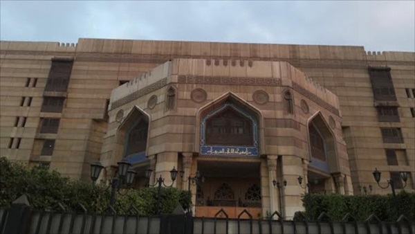 الأزهر يدين حادث الهرم: "محاولات خبيثة لزعزعة الوطن" الأزهر يدين حادث الهرم: "محاولات خبيثة لزعزعة الوطن"