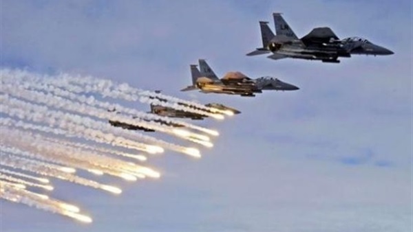 الطائرات تقصف معسكر جبل النهدين ومحيط دار الرئاسة بصنعاء