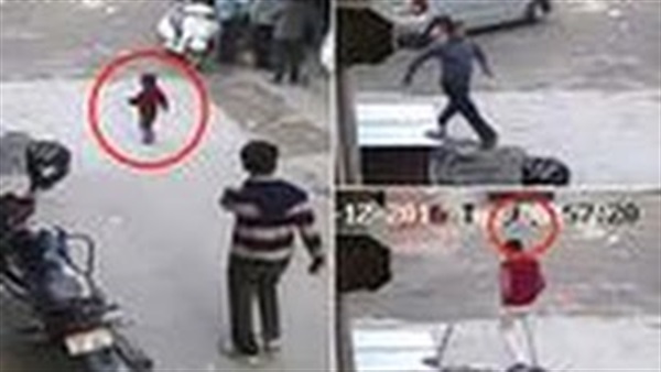 بالفيديو.. العناية الإلهية تنقذ طفلة مرت فوقها سيارة بالفيديو.. العناية الإلهية تنقذ طفلة مرت فوقها سيارة
