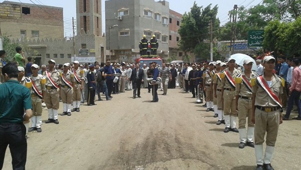 بالصور..... وزير الداخلية يتقدم الجنازة العسكرية لشهيدي «الحماية المدنية»