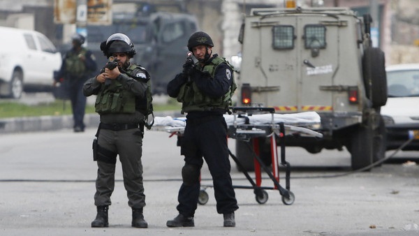 إحتجاز الجثث إجراء إسرائيلي لعقاب «الفلسطينيين»..قوت الإحتلال تحتجز جثمان «بسيم صلاح» لمدة شهر..وشقيقه: «طالبنا بالجثمان لدفنه فقط.. إكرام الميت دفنه»..و«باسل سدر» تم الإفراج عن جثته بعد 80 يومًاً