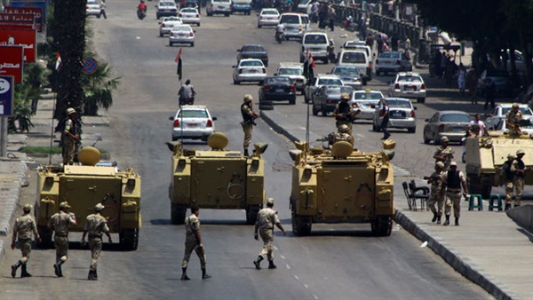 الجيش والشرطة يكثفان تواجدهما بالشوارع قبل 25 يناير الجيش والشرطة يكثفان تواجدهما بالشوارع قبل 25 يناير