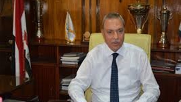 «الهجان» يجتمع بأعضاء مجلس المناطق الصناعية بقنا