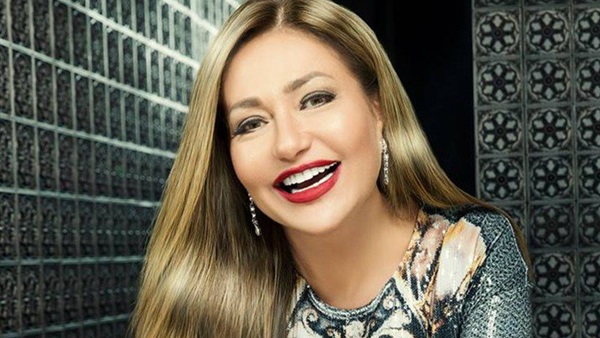 انتهاء تصوير «الماء والخضرة والوجه الحسن» بعد يومين انتهاء تصوير «الماء والخضرة والوجه الحسن» بعد يومين