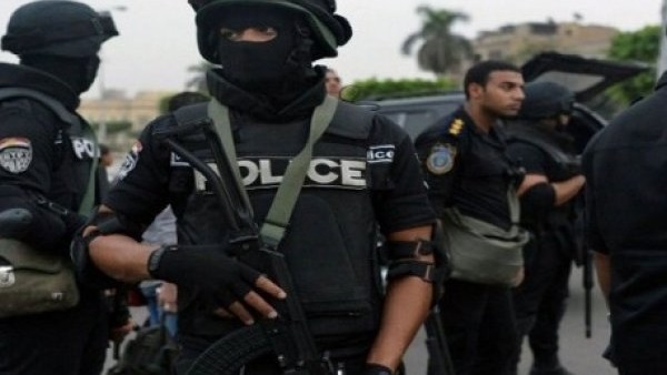 الداخلية تكشف تفاصيل تصفية أحد متهمي تفجير«شقة الهرم»..استأجر شقة فى«كرداسة» لتخزين العبوات المتفجرة..أطلق وابل من النيران تجاه قوات الامن أثناء تعاملهم معه..والعثورعلى 2 عبوة ناسفة وبندقية بجوار جثته الداخلية تكشف تفاصيل تصفية أحد متهمي تفجير«شقة الهرم»..استأجر شقة فى«كرداسة» لتخزين العبوات المتفجرة..أطلق وابل من النيران تجاه قوات الامن أثناء تعاملهم معه..والعثورعلى 2 عبوة ناسفة وبندقية بجوار جثته
