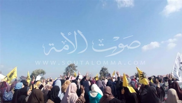 بالصور.. عناصر الإخوان بالشرقية يقطعون الطريق العام بالصور.. عناصر الإخوان بالشرقية يقطعون الطريق العام