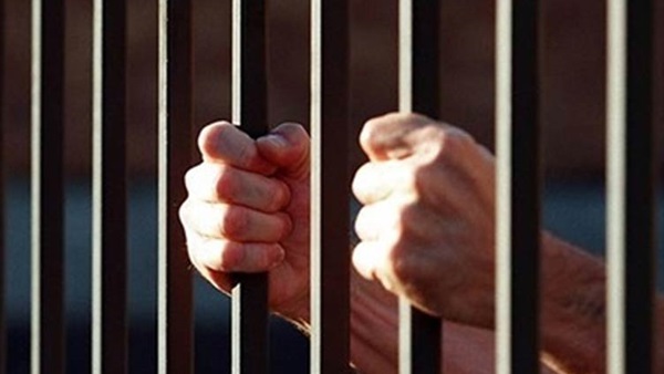 تجديد حبس 4 أشخاص لشروعهم في قتل مواطن بكفر الشيخ تجديد حبس 4 أشخاص لشروعهم في قتل مواطن بكفر الشيخ