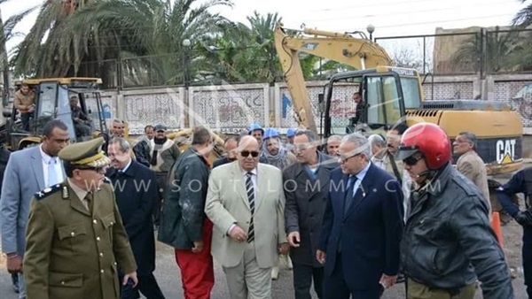بالصور.. محافظ الدقهلية يتفقد خط مياة مكسور بالمنصورة بالصور.. محافظ الدقهلية يتفقد خط مياة مكسور بالمنصورة
