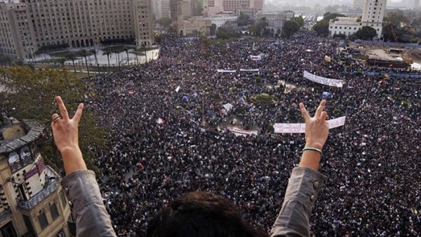 المكاسب الاقتصادية والسياسية لثورة 25 يناير.. انتعاش أجور الموظفين.. انتعاش استثمارات دول الخليج.. إسقاط الوزير الأكثر قسوة.. حطمت أسطورة التوريث.. وتسييس الشارع أبرز الانجازات المكاسب الاقتصادية والسياسية لثورة 25 يناير.. انتعاش أجور الموظفين.. انتعاش استثمارات دول الخليج.. إسقاط الوزير الأكثر قسوة.. حطمت أسطورة التوريث.. وتسييس الشارع أبرز الانجازات