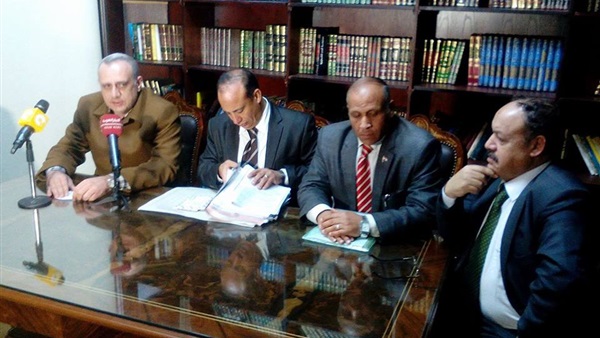 جبهة معارضة الأهلي تشكك فى صحيفة طعن طاهر وعبد العزيز جبهة معارضة الأهلي تشكك فى صحيفة طعن طاهر وعبد العزيز