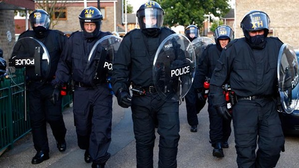 الشرطة الألمانية تلاحق شخصا اشترى "مواد تنظيف"