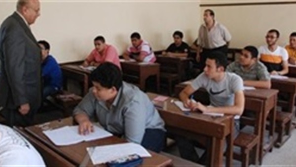 اليوم.. طلاب "إعدادية الدقهلية" يؤدون الامتحانات في "الهندسة والتربية الفنية"