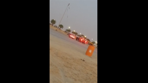 بالفيديو.. شاب يتحرش بثلاث فتيات سعوديات بالفيديو.. شاب يتحرش بثلاث فتيات سعوديات