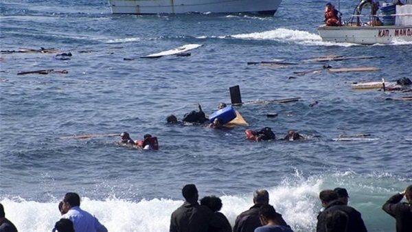 غرق 6 لاجئين بينهم طفل قبالة جزيرة "كوس" اليونانية غرق 6 لاجئين بينهم طفل قبالة جزيرة "كوس" اليونانية