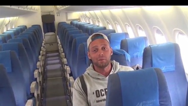 بالفيديو..طائرة تقلع بمسافر واحد رحله كامله 