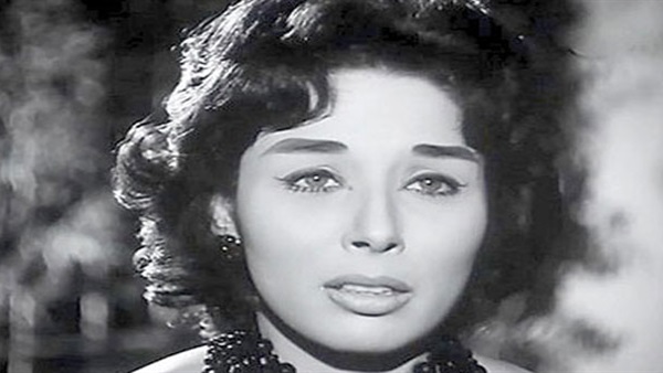 لبنى عبد العزيز: انقطعت عن السينما لملاحقة «الزواج»