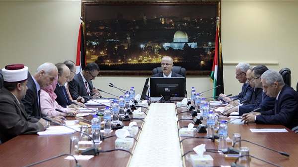 مجلس الوزراء الفلسطيني يجدد ترحيبه بالمبادرة الفرنسية مجلس الوزراء الفلسطيني يجدد ترحيبه بالمبادرة الفرنسية