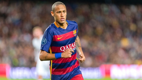 القضاء البرازيلى يغرم نيمار ووالده 100 ألف يورو القضاء البرازيلى يغرم نيمار ووالده 100 ألف يورو