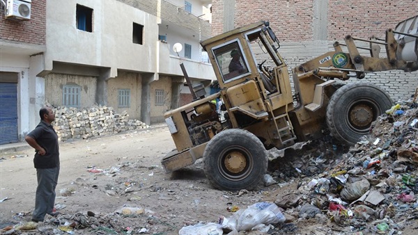 محافظة الاسماعيلية: رفع 300 طن من القمامة والمخلفات بمنطفة حى ثان محافظة الاسماعيلية: رفع 300 طن من القمامة والمخلفات بمنطفة حى ثان